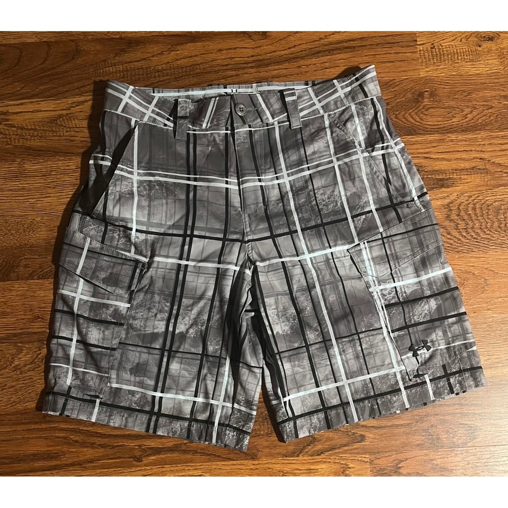 Under Armour HeatGear Mens Plaid Cargo Shorts Gray White Size 34 Loose Fit